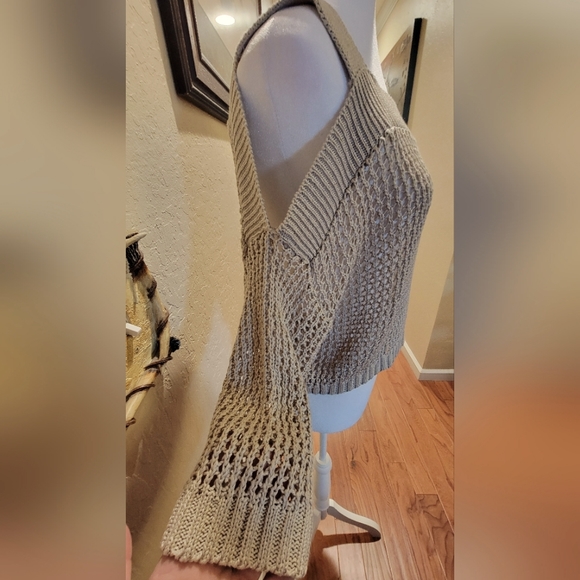 Zara Off-Shoulder Cropped Sweater - Size M-L - Picture 2 of 4